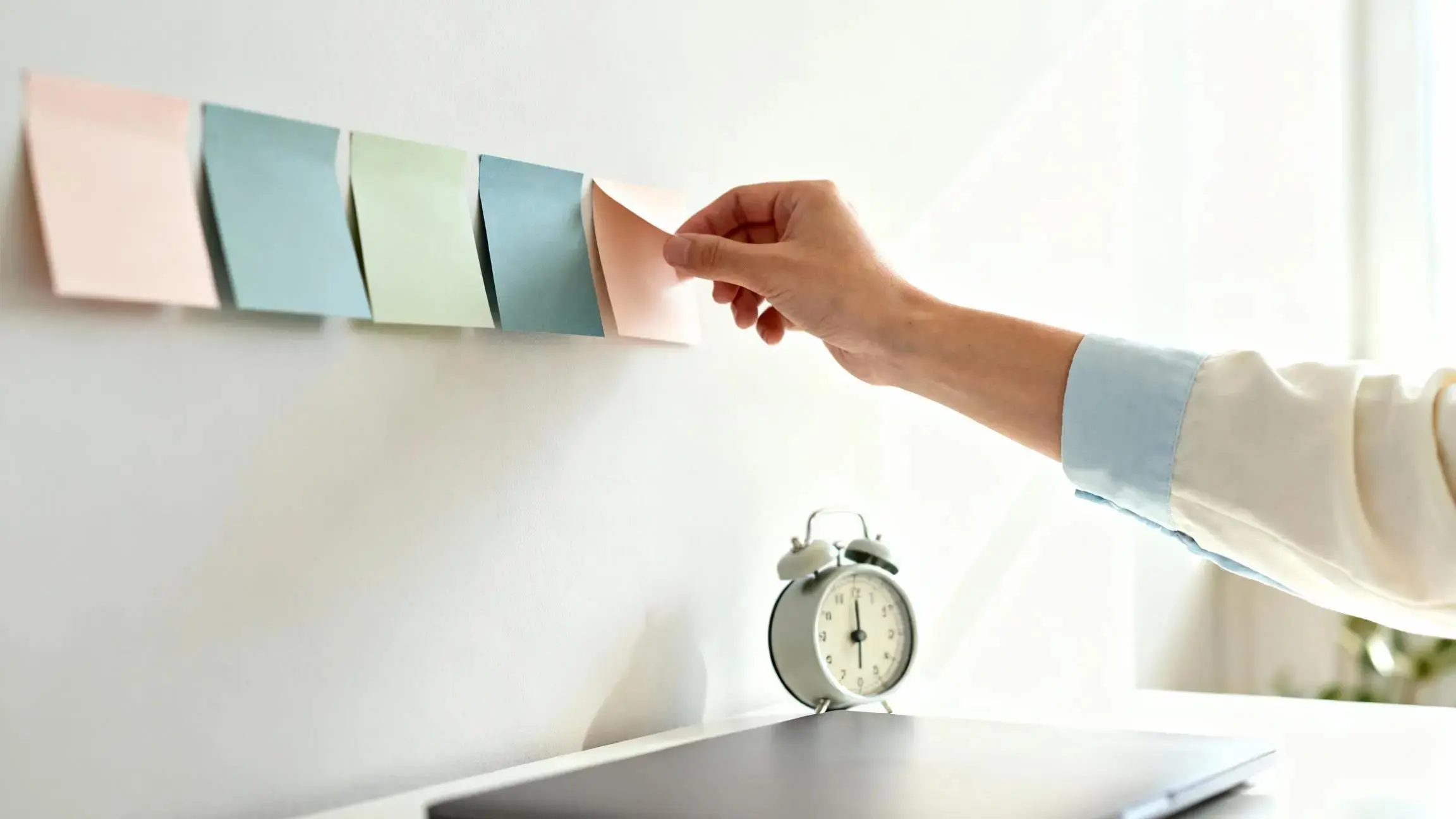 How to write a screenplay synopsis: map the three-act structure in 7–9 tight story beats